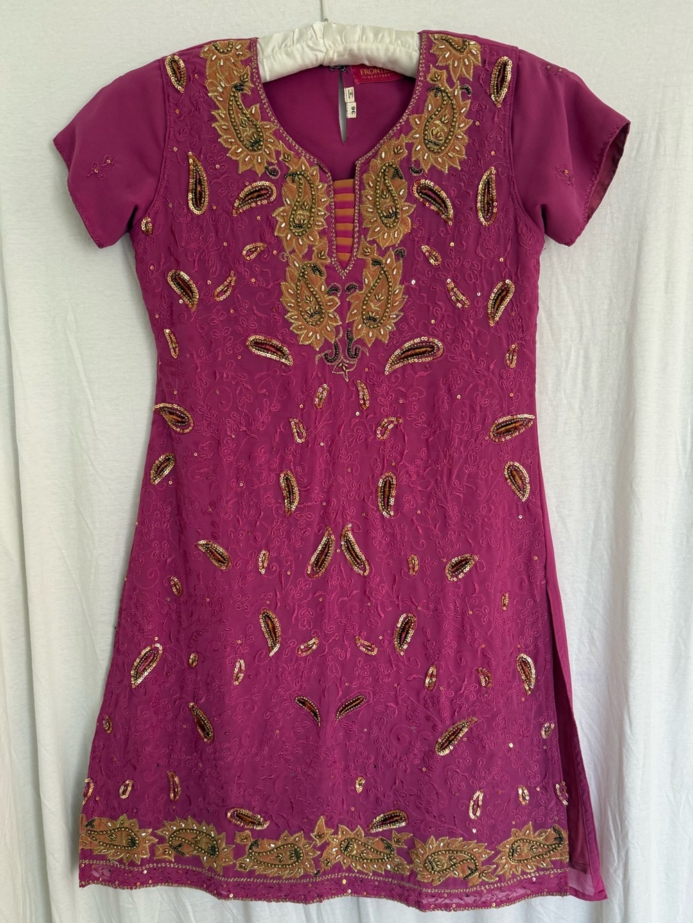 Magenta Embroidered Short-Sleeve Kurta with Gold Paisley Accents